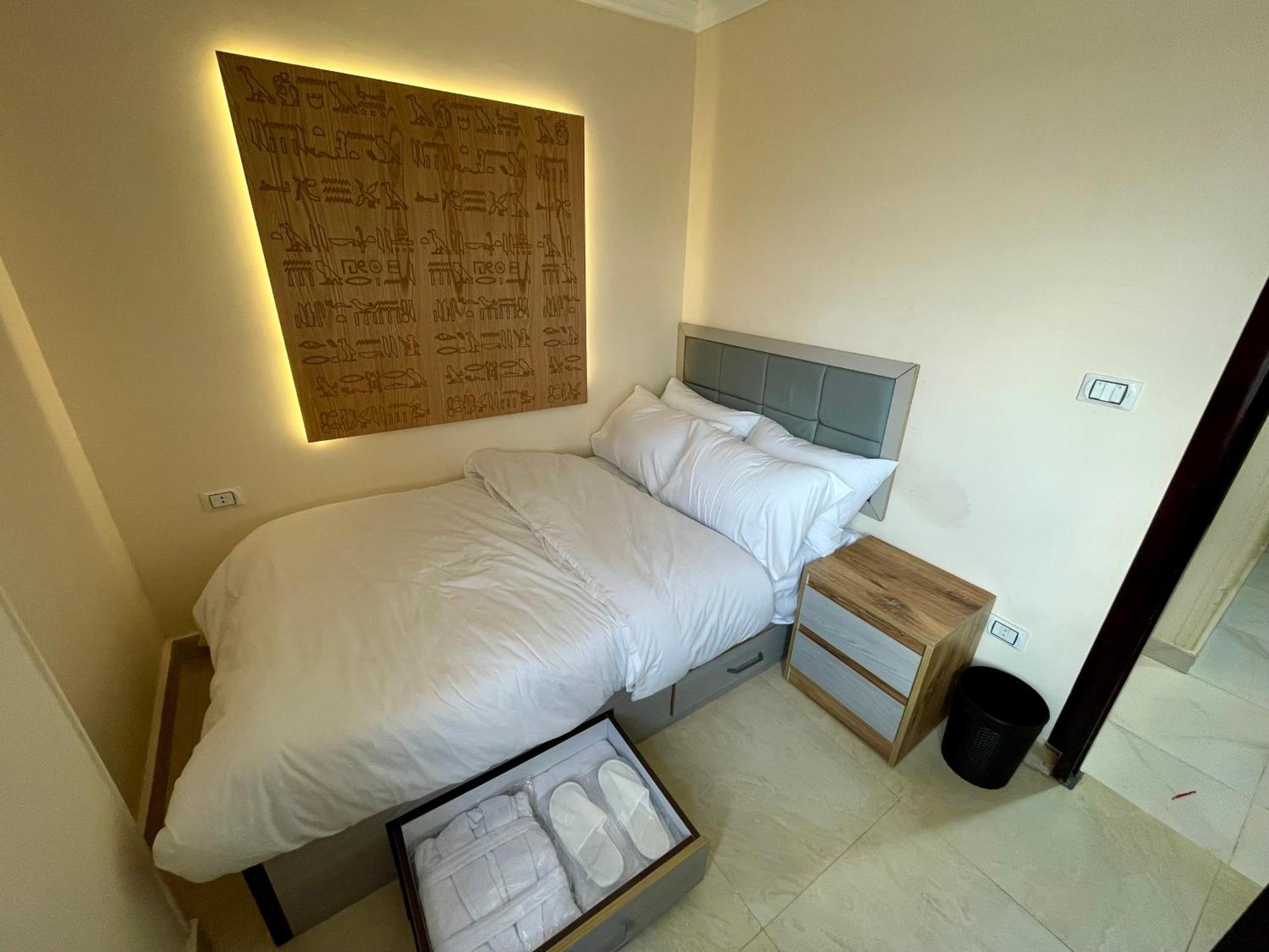 Pyramuse Inn Nazlat as Sammān Esterno foto